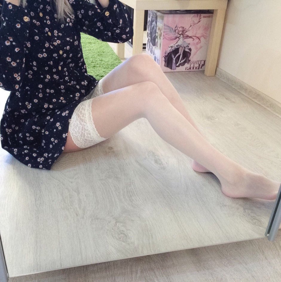 Selfies of girls without a bodice