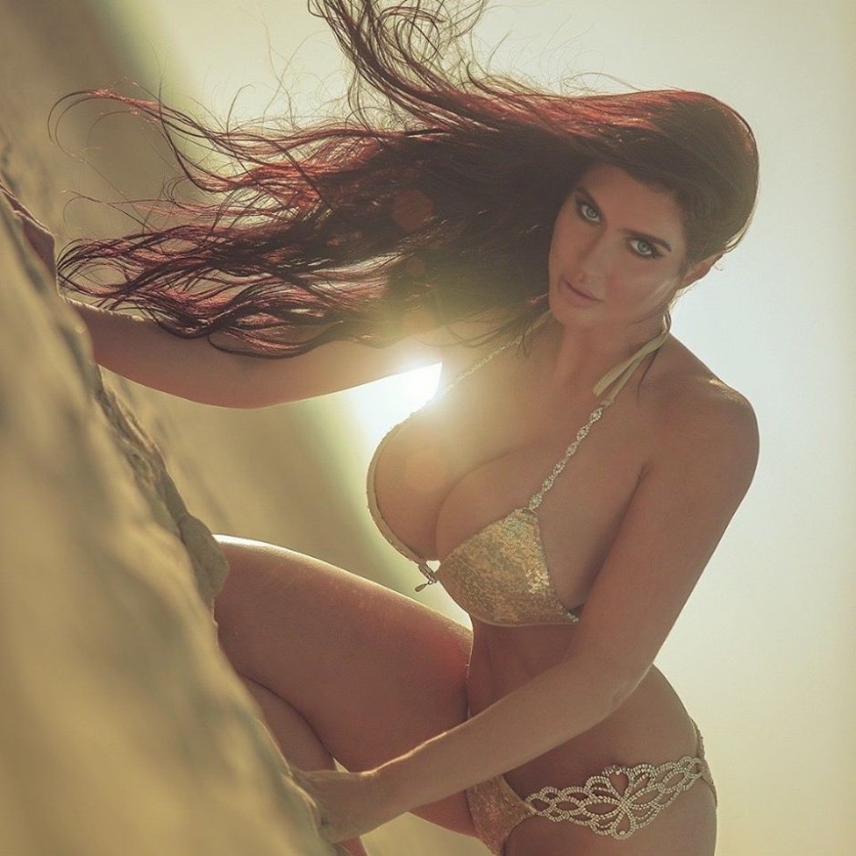 Lana Dealessi breast