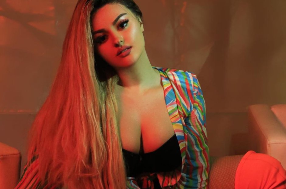 Enka Albanian singer