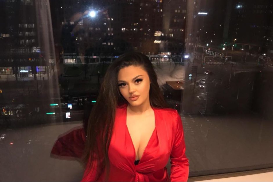 Albanian girls photos in swimsuits