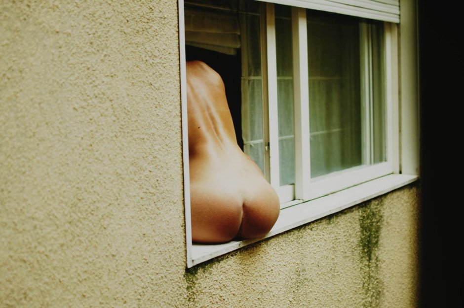 Naked in the amateur window