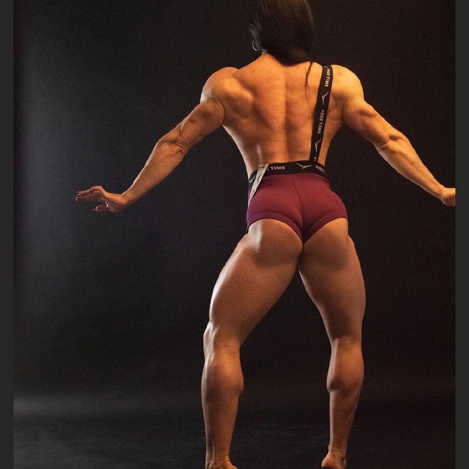 Muscle Girl Vika Pogribnyak