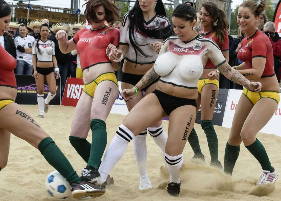 Naked football player Ariel