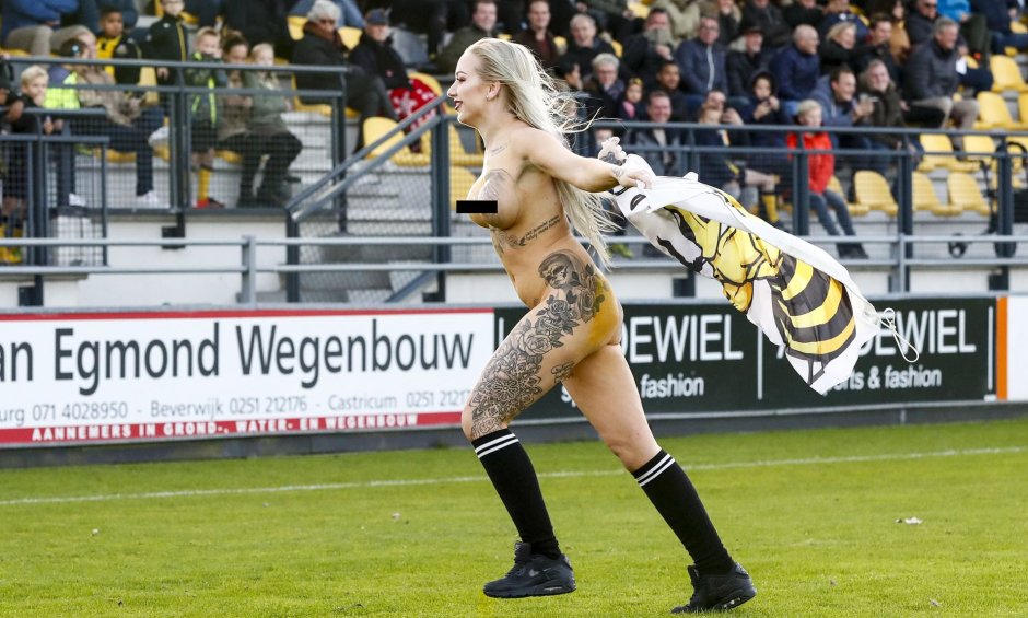 Naked women football players