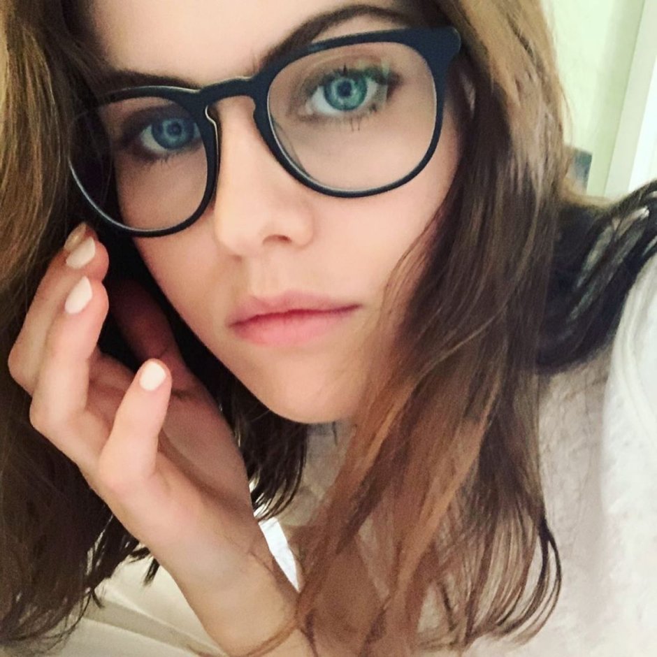Alexandra Daddario Selfie