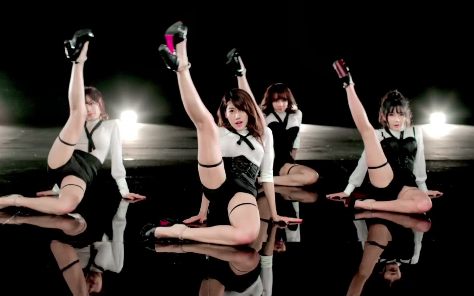 Girl dances beautifully kpop