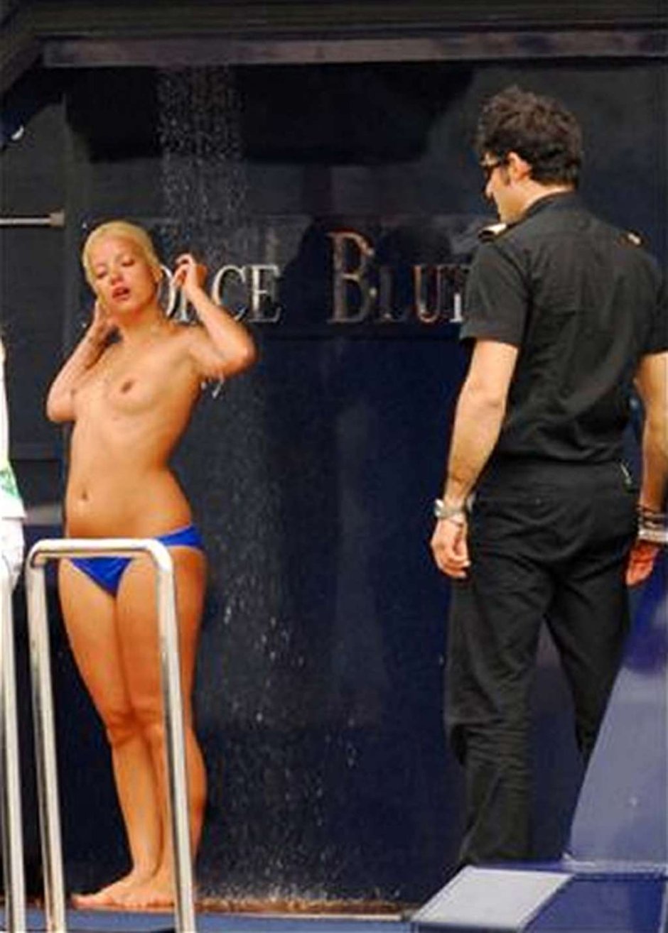 Lily Allen naked