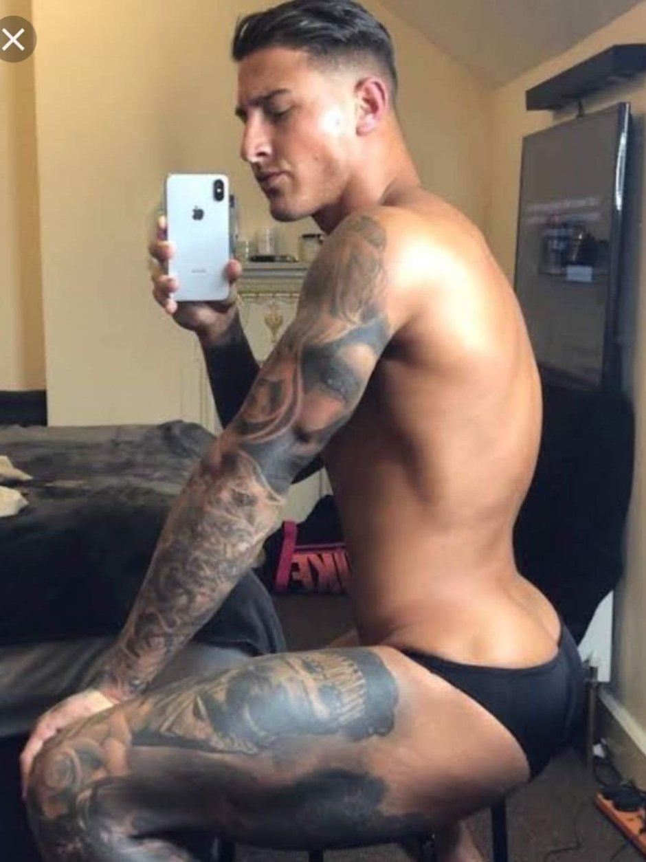 Rhys Sachett toTattooguy Onlyfans is naked