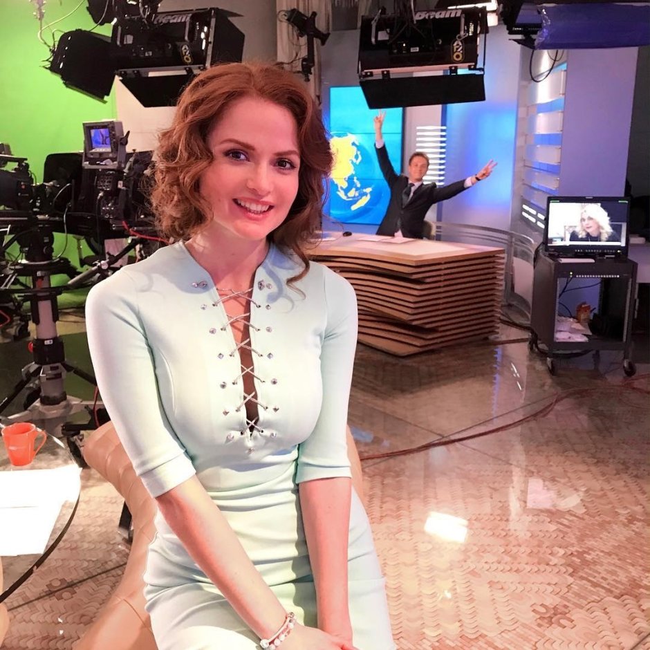 Elena Lander Legs