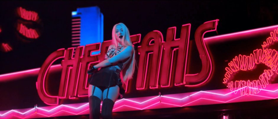 Iggi Azalia strip club