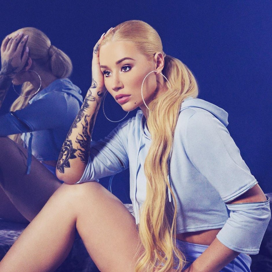 Iggy Azalea 2022 in blue