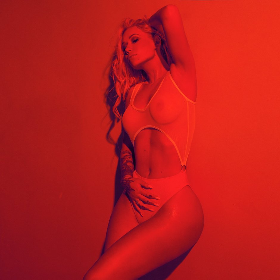 Iggy Azalea hot