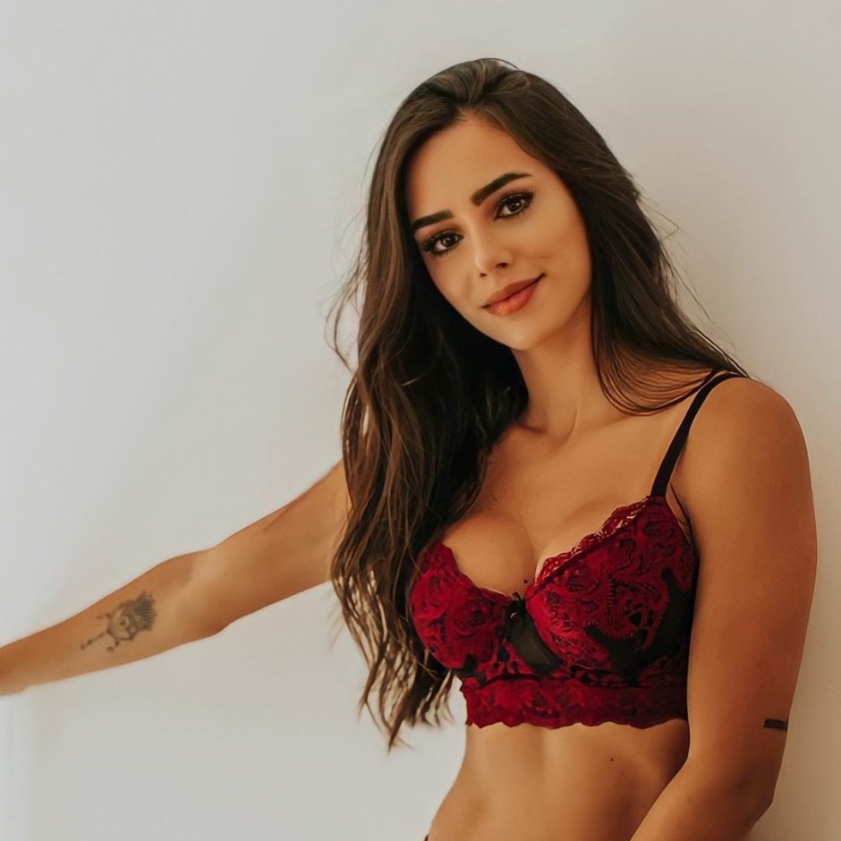 Bruna Valentim .18+
