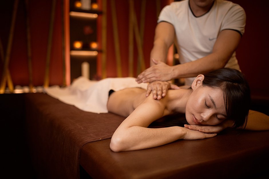 Relaxing massage for men