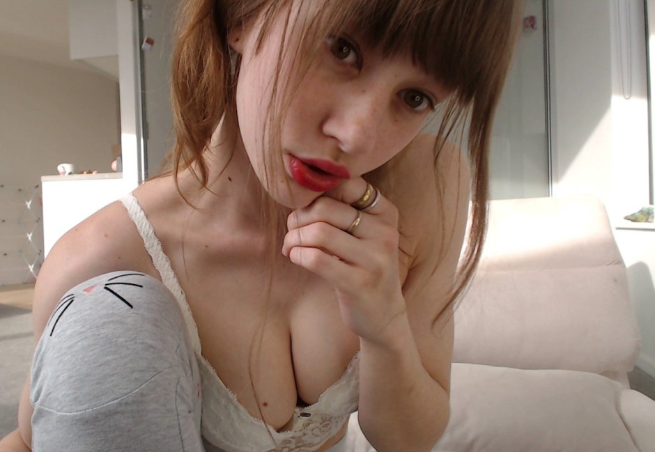 Miss Alice 94 Selfies