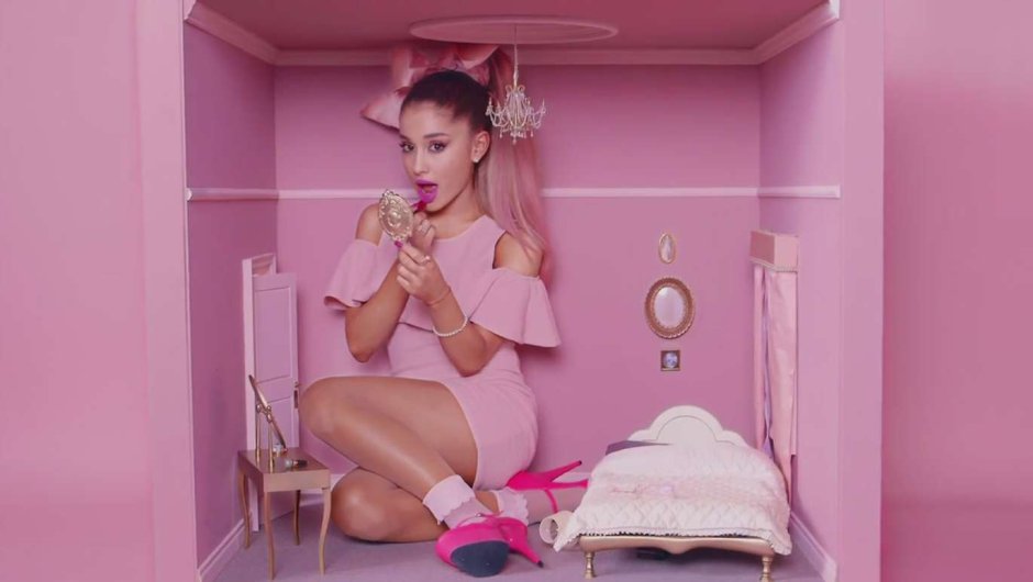 Ariana Grande in pink