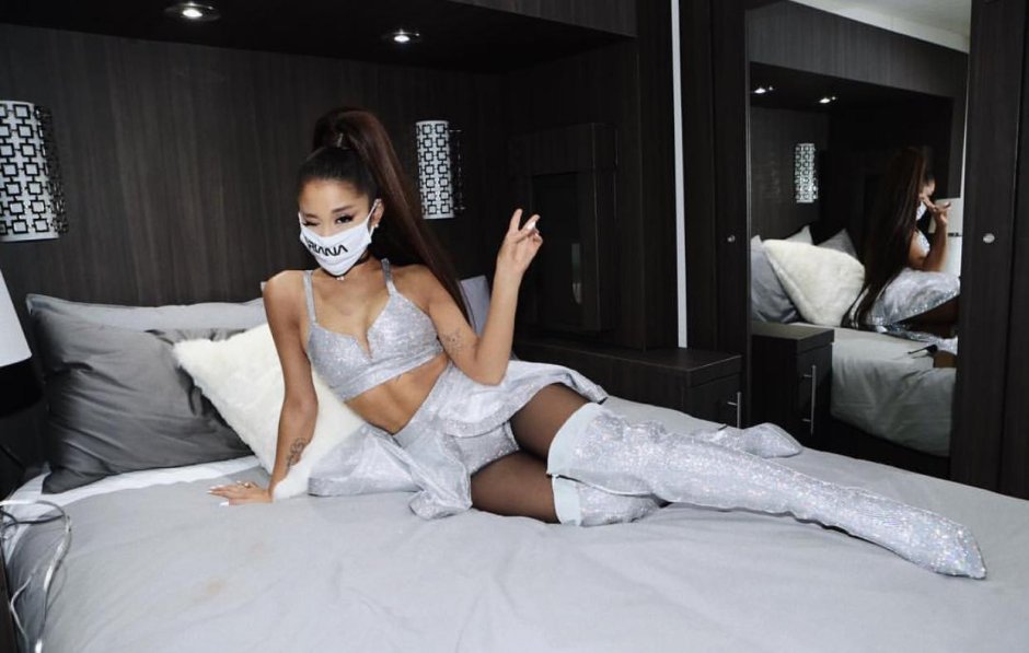 Ariana Grande photo 2019