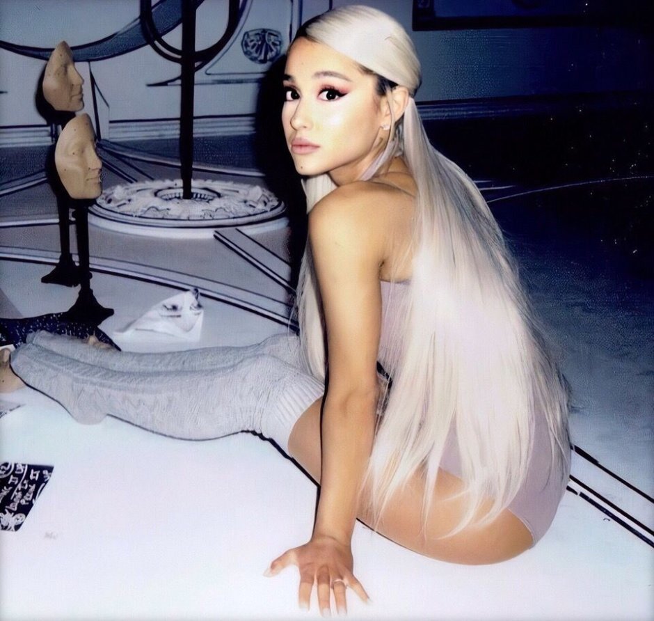 Ariana Grande 2021 Blonde
