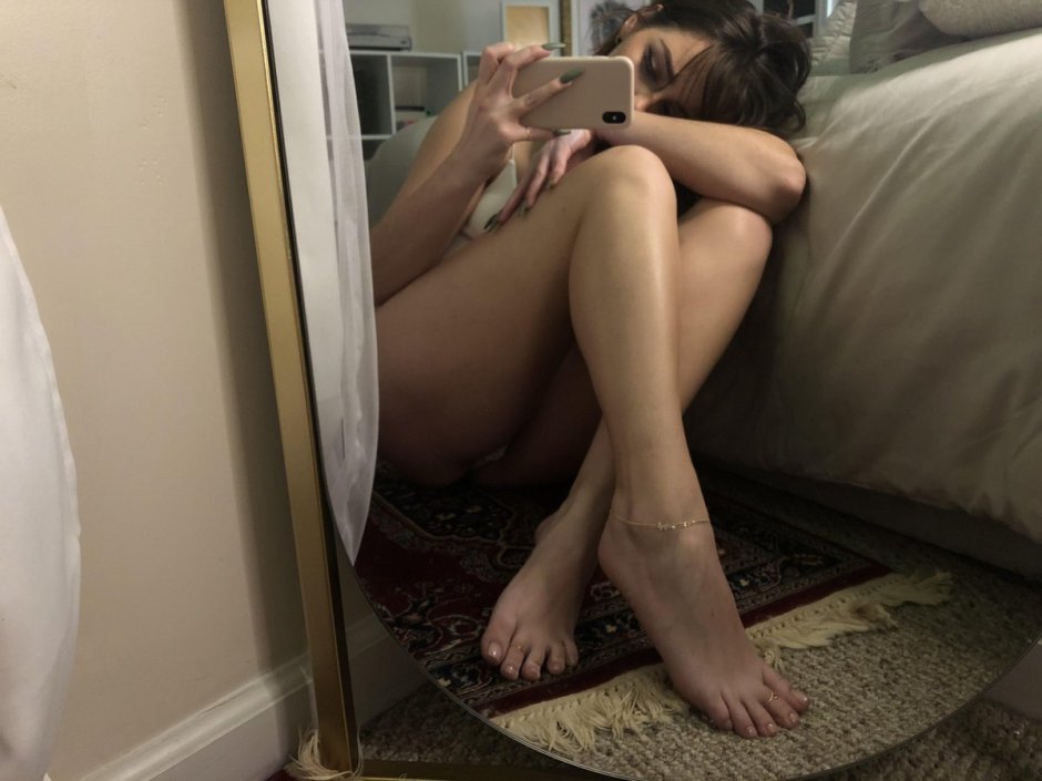 Victoria Bonya legs foot fetish