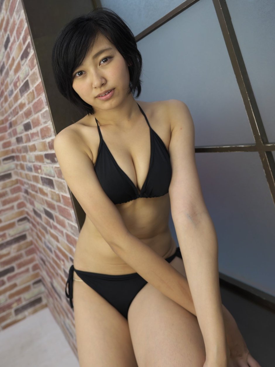 The smallest models of Asia Bikini