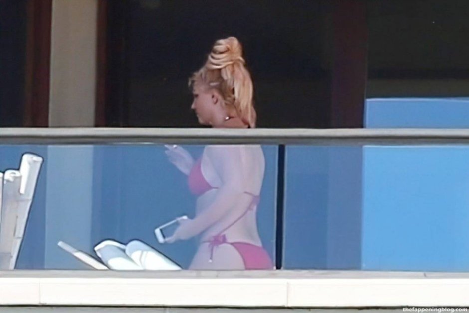 Britney Spears Topless on the Beach