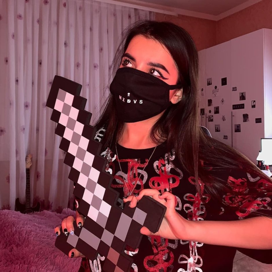 89 Square Girl Katana