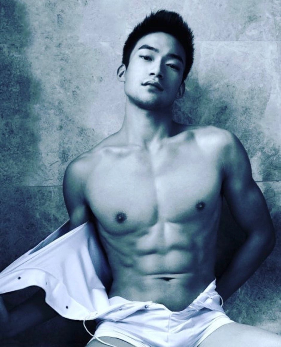 Beautiful Koreans guys naked