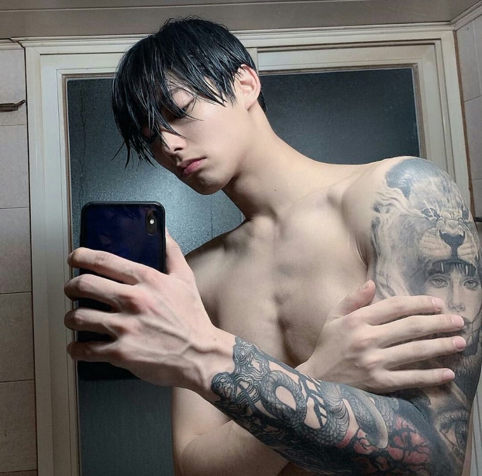 Beautiful naked guys Asians