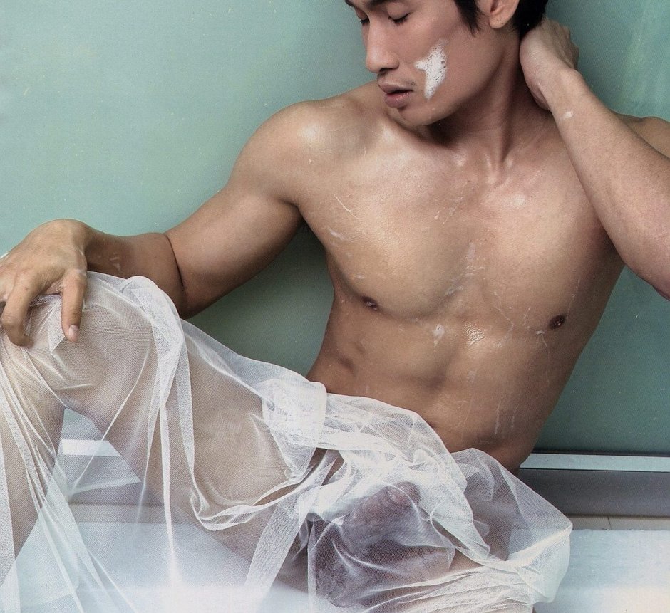 Naked Asian men