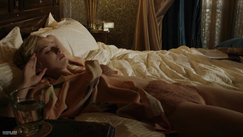 Elizabeth morons bed scenes