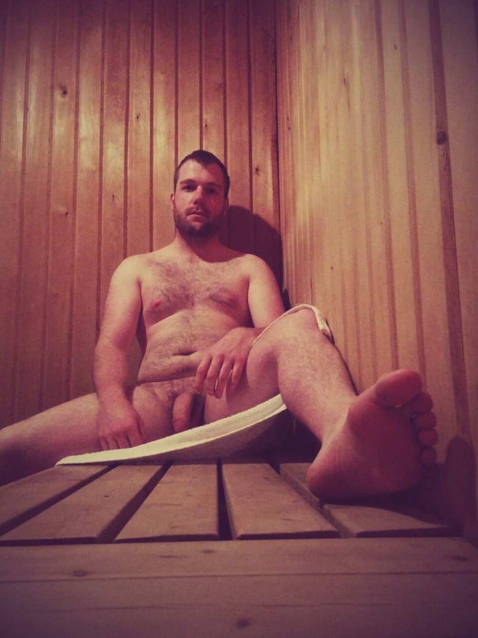 Naked guys on dancing artists in the sauna