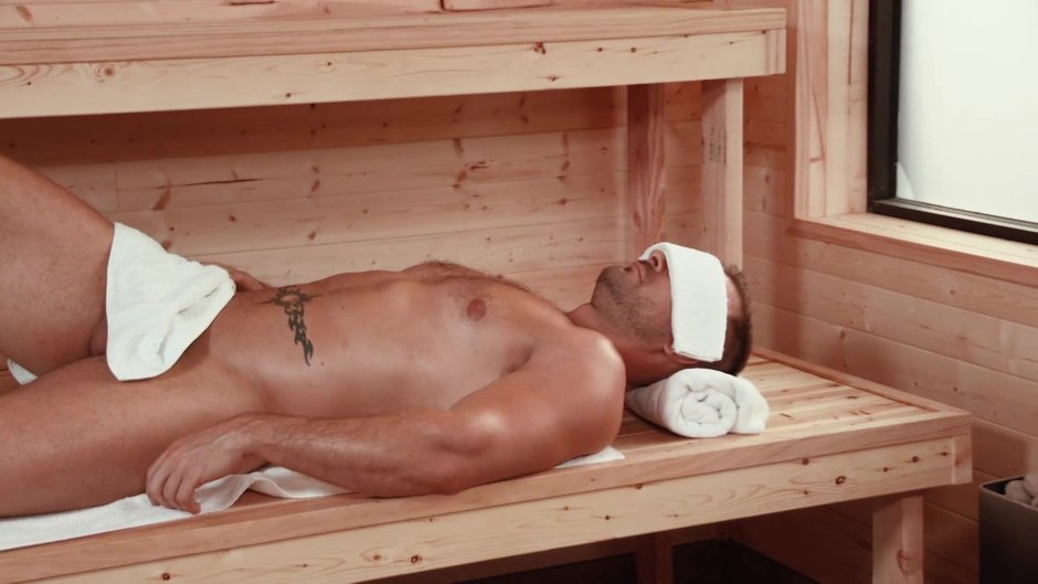Aisis Lav Cheat in the sauna