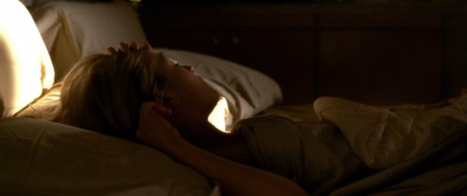 Rosamund Pike Kiss