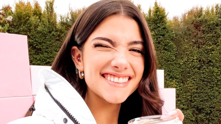 Charli Damelio Nipslip
