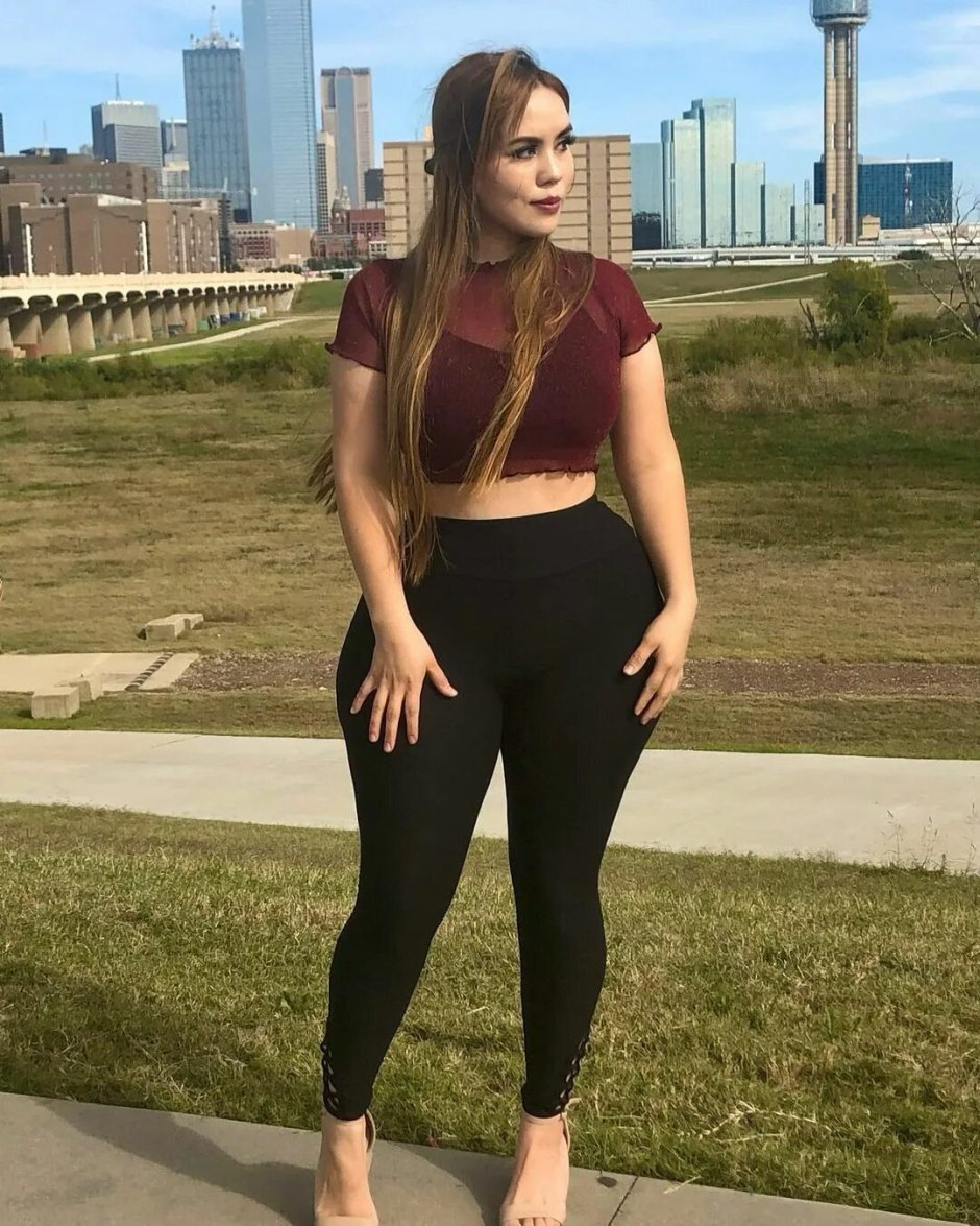 Yoya Castillo Curvy