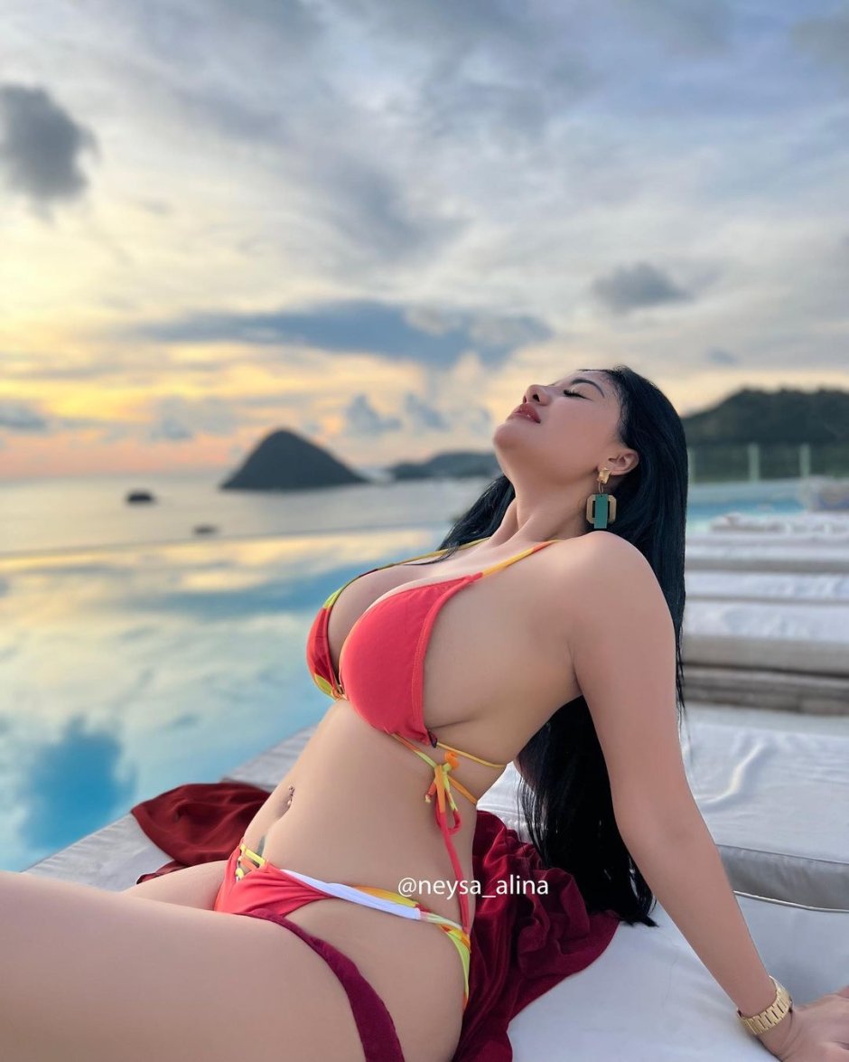 NESYA ALINA HOT