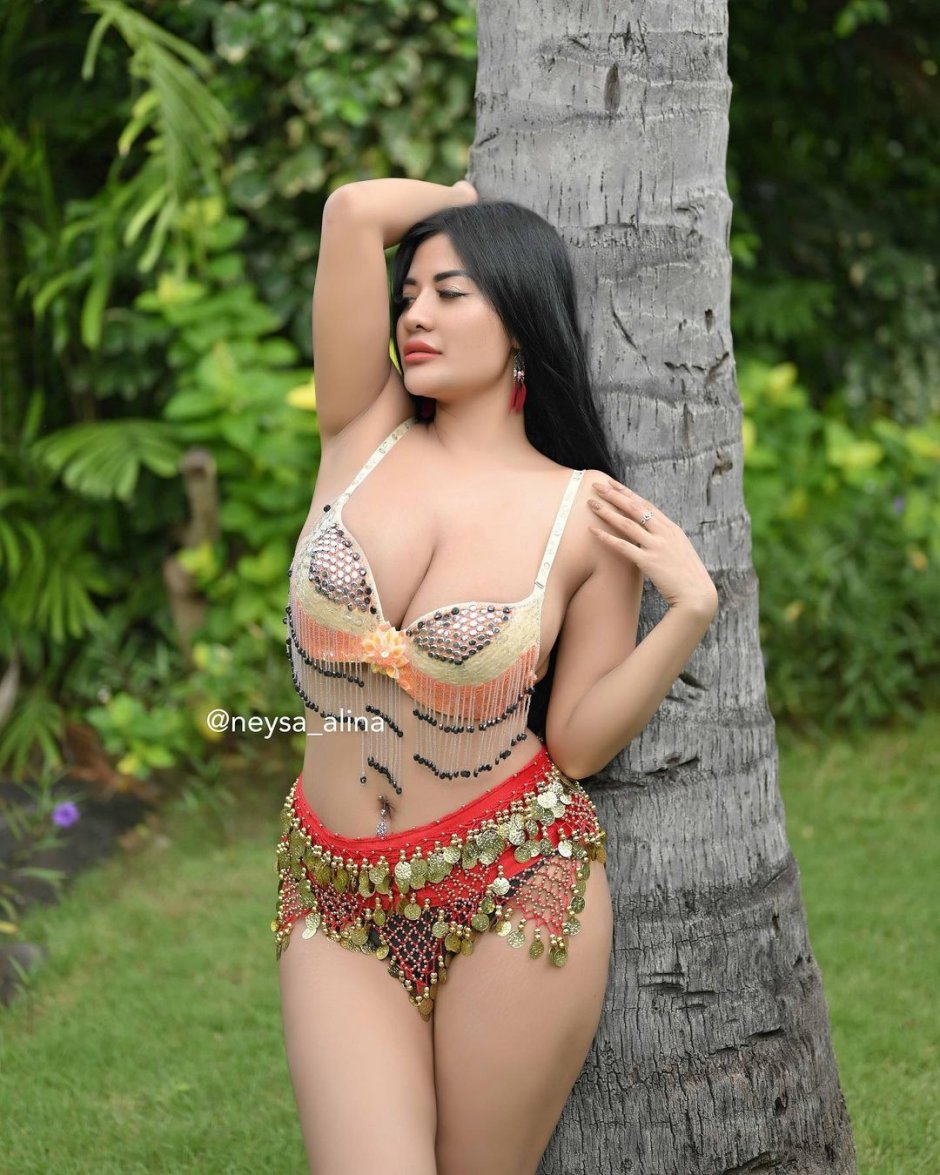 Neysa Alina Hot