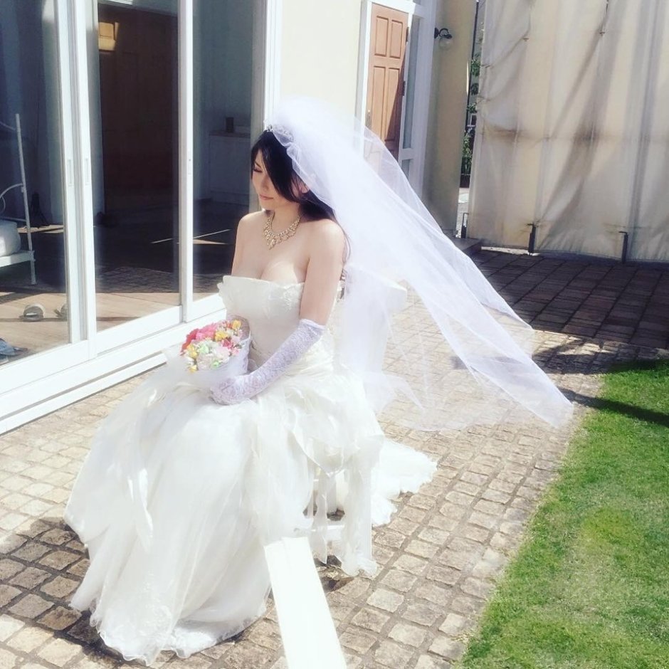 Anri Okita Wedding