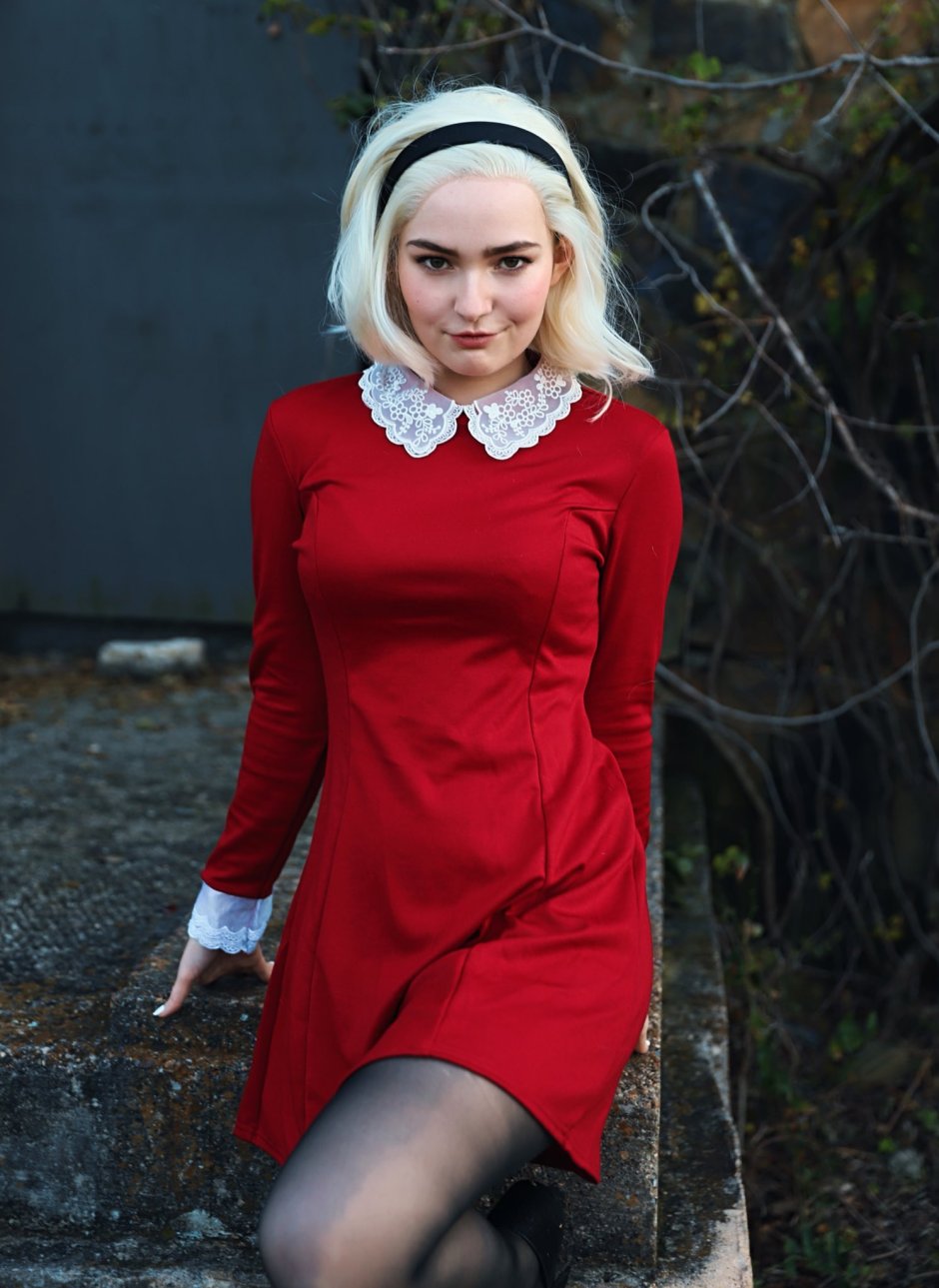 24 -year -old cosplayer Enako Enako from Japan
