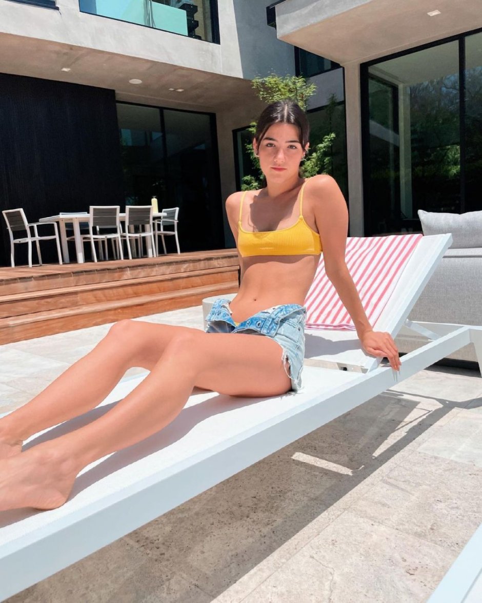 Charli d'amelio Feet