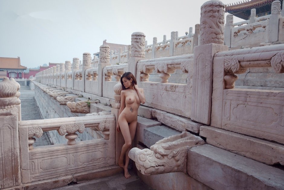 Amateur Korean Girl Public Nudity Barefoot