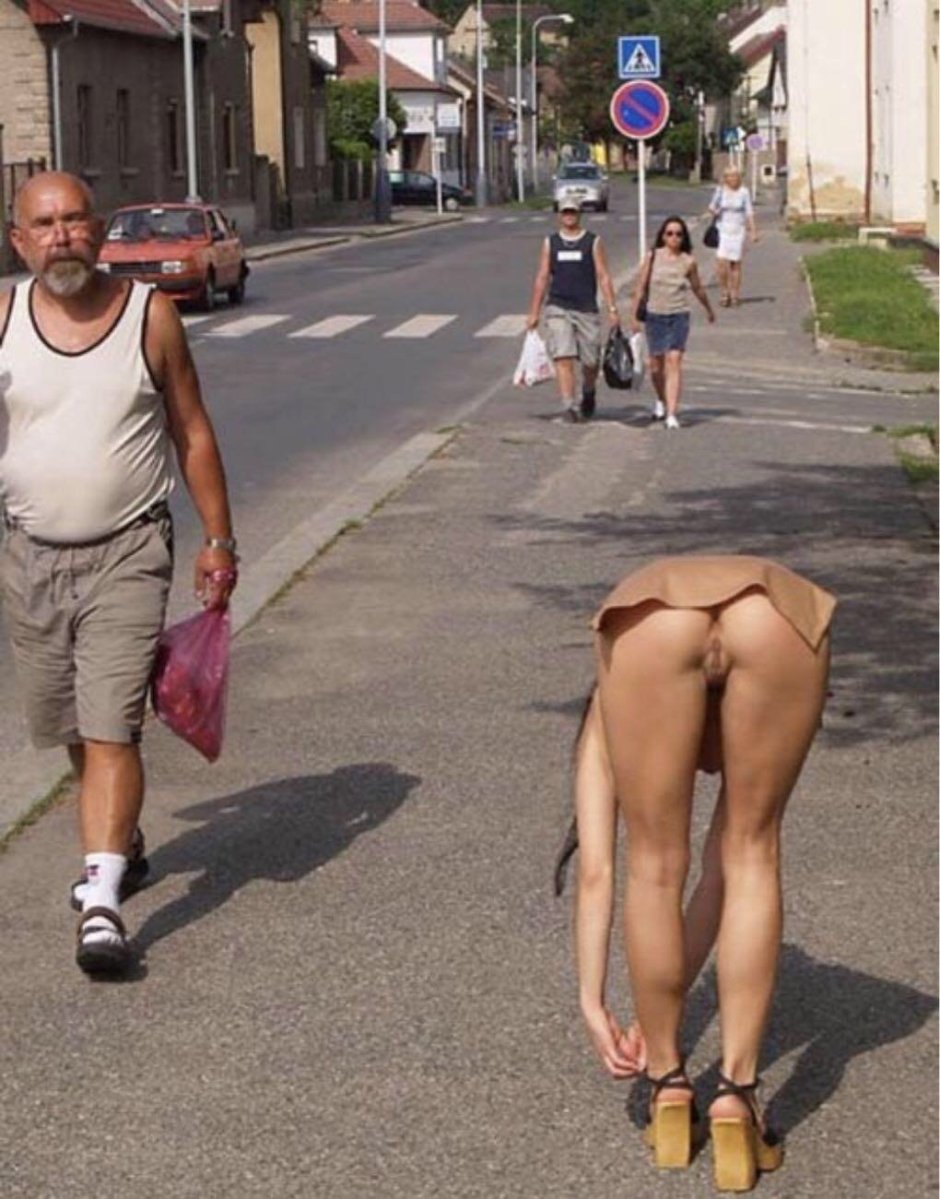 Girls without panties on the street