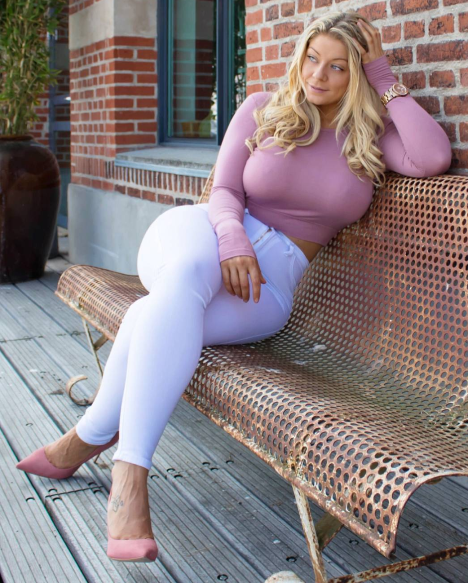 Mia Sands