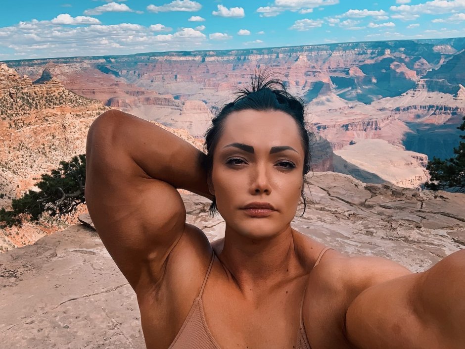 ANGELA YEO Bodybuilder