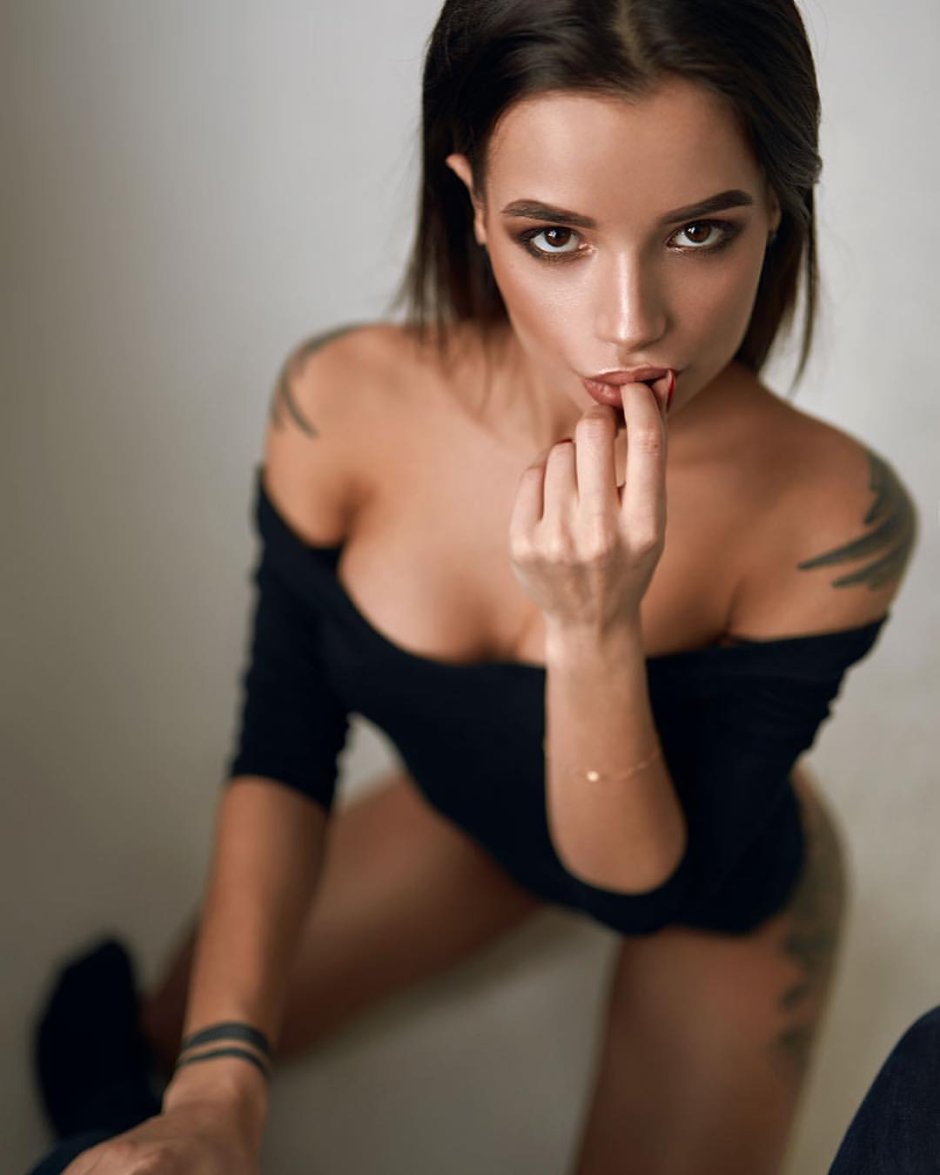 Leah Queen Full