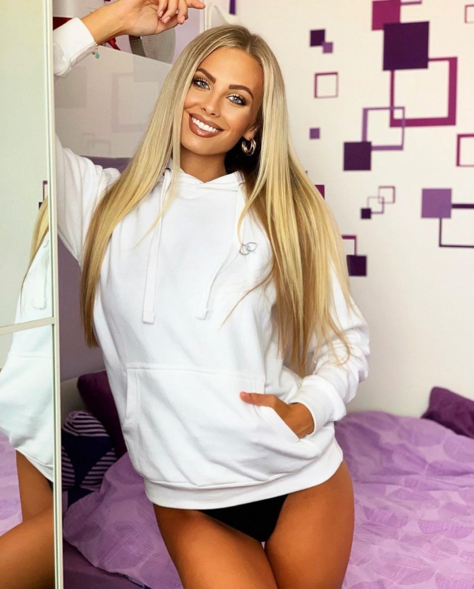 ANET MLCAKOVA fashion model