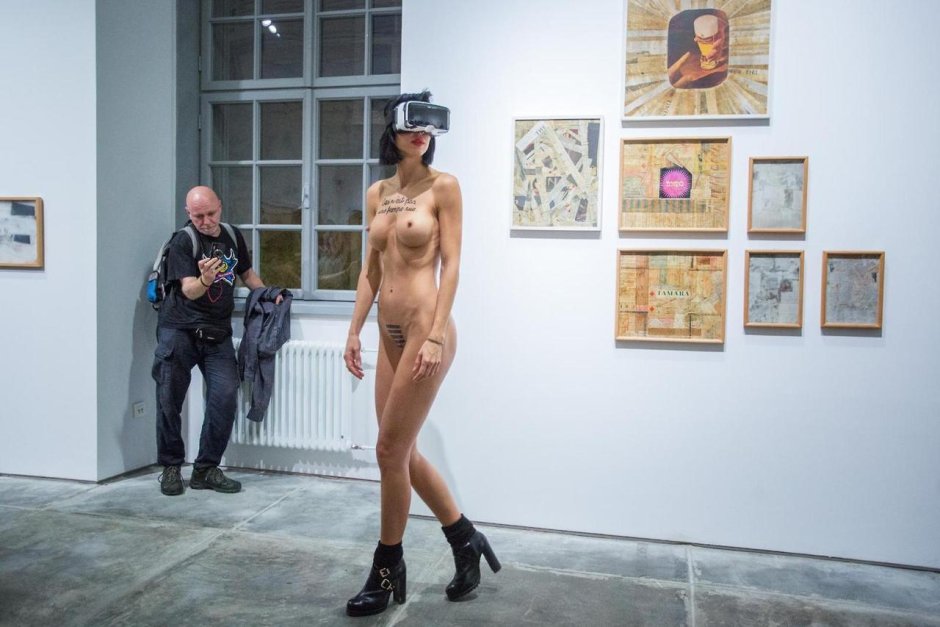 Naked artist Mila Muare