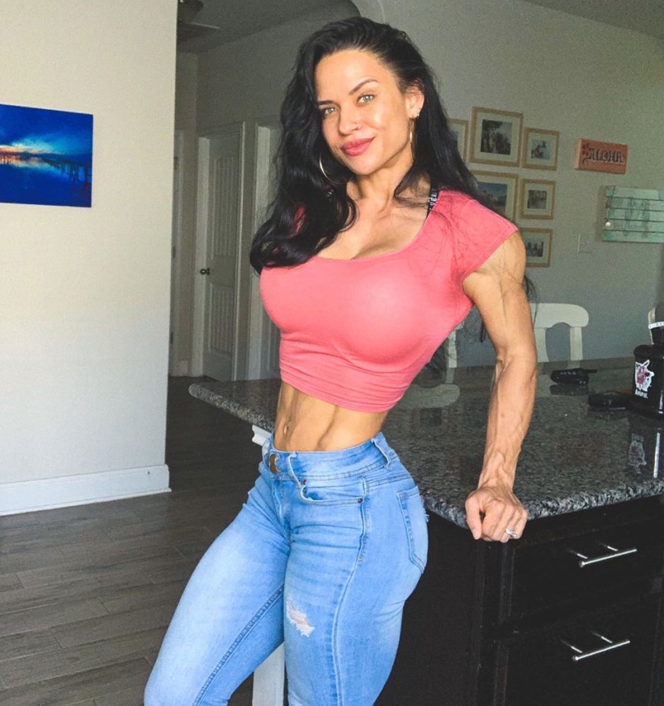 Renee Enos × 18