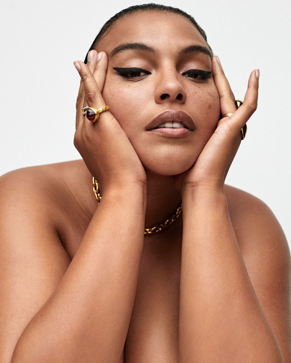 Paloma Elsesser chest