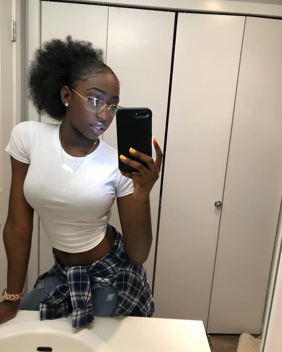 Eboni Brown Shugar Selfi